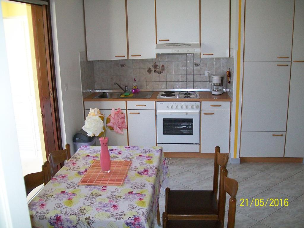 Villamar Beachfront Apartments With Free Private Parking Rabac Εξωτερικό φωτογραφία